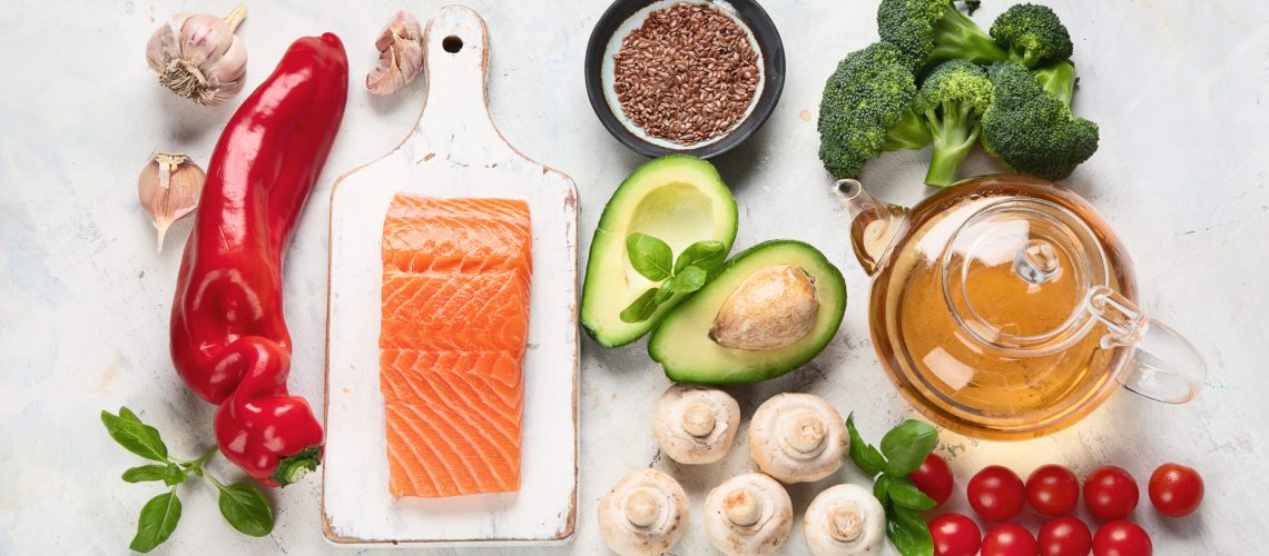 Hábitos alimentares saudáveis para prevenir o câncer de cólon e reto